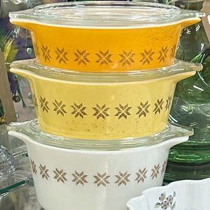 SOLD Vintage PYREX Town & Country 3 piece Bowls & Lids